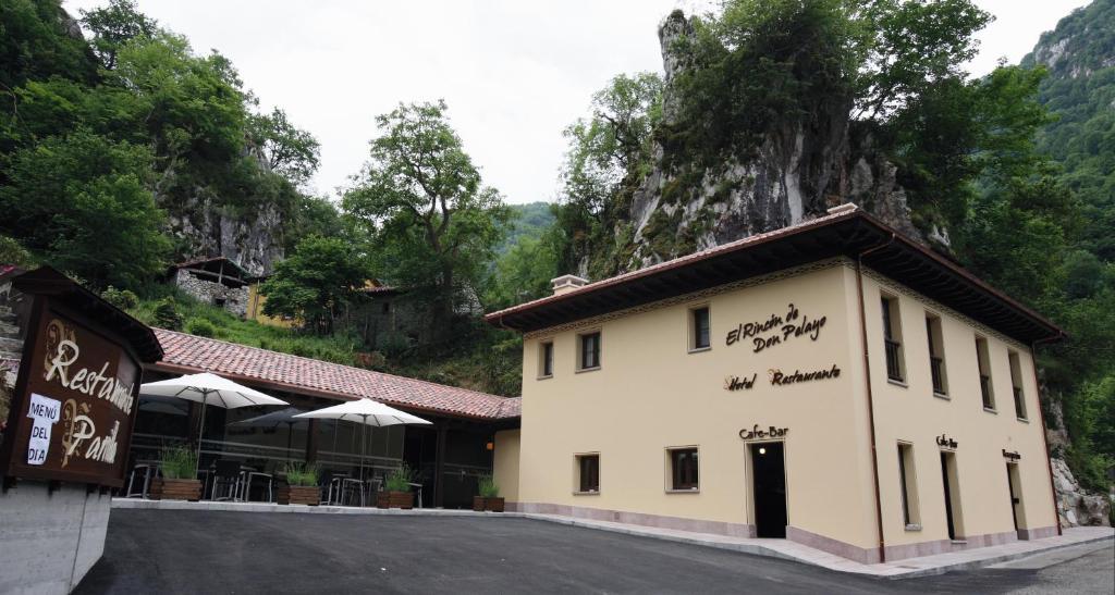 Hotel Rural - El Rincon De Don Pelayo コヴァドンガ エクステリア 写真